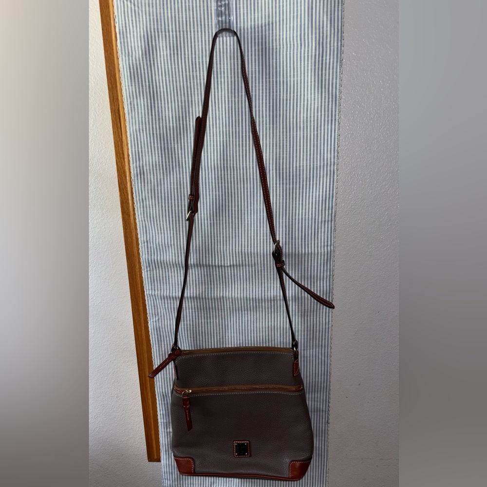 DOONEY & BOURKE PEBBLE GRAIN CROSSBODY HANDBAG - ELEPHANT - Picture 4 of 15